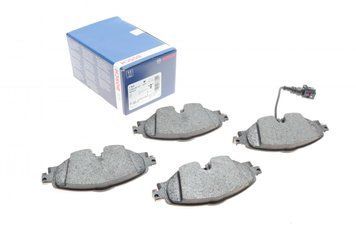 Колодки гальмівні (передні) Audi A3/Q2/Q3/Seat/Skoda Octavia/Kodiaq/VW Golf/Passat B8 12- (+датчик) 0 986 495 347 фото